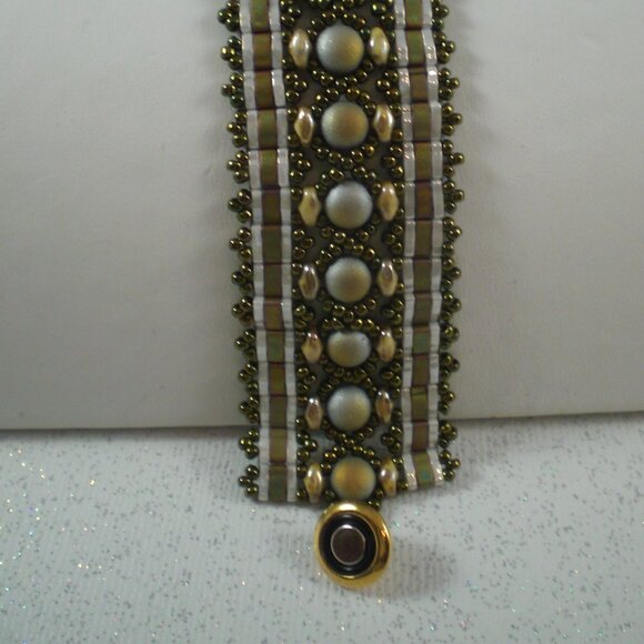 Jazzy Dazzle Jewelry Jewelry - Metallic Olive Moroccan Band